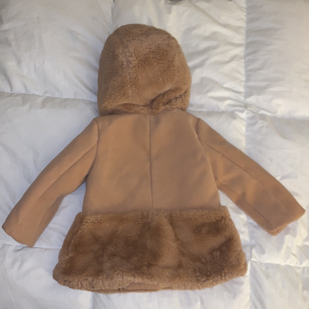 Kids Tahari two button coat size 12 months - with matching gloves - Picture 7 of 8
